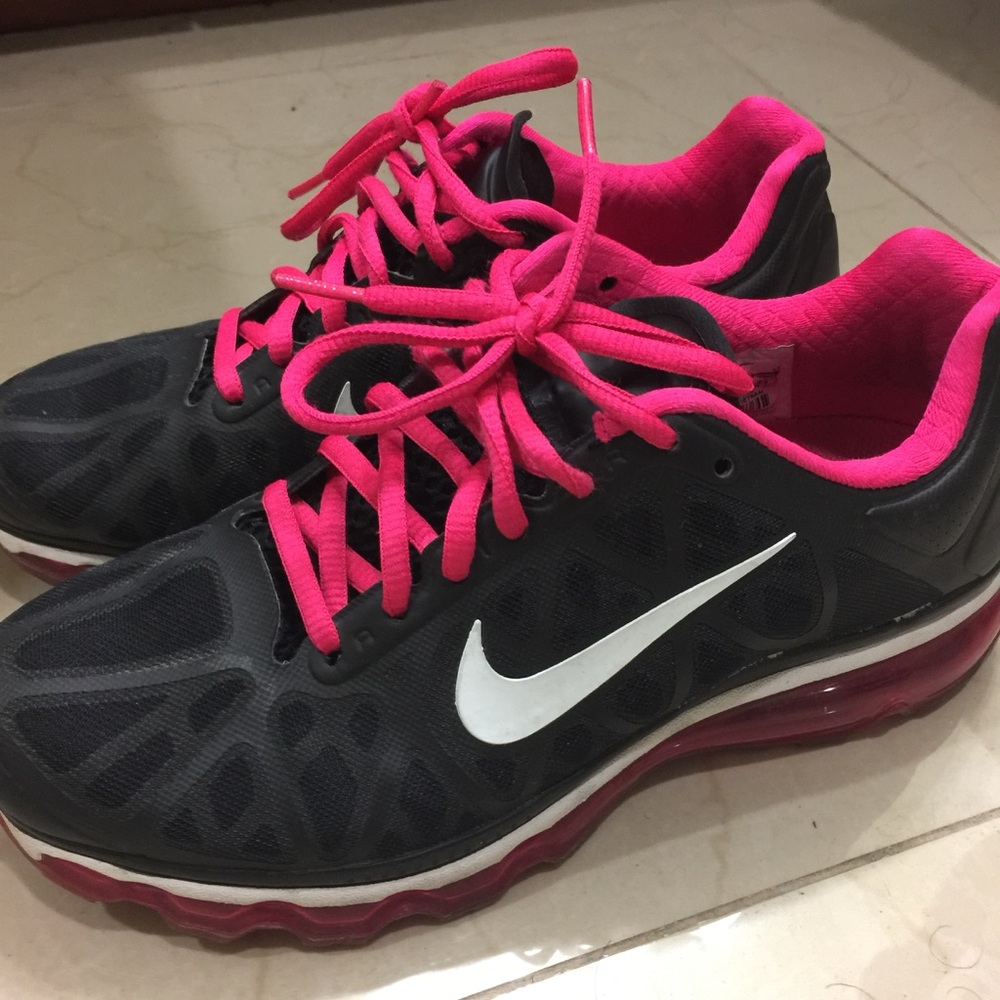Nike Black Athletic Shoes with Hot Pink Accents